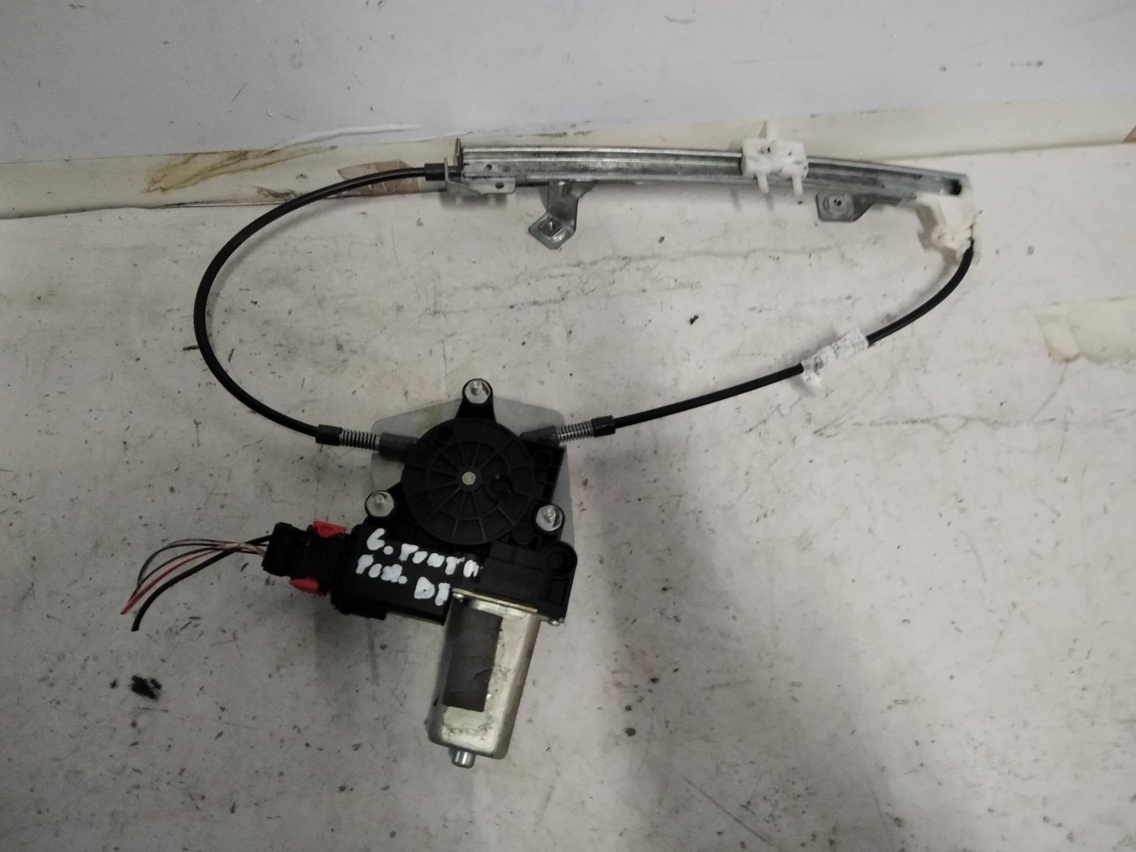 Alzacristallo elettr. porta post. dx.